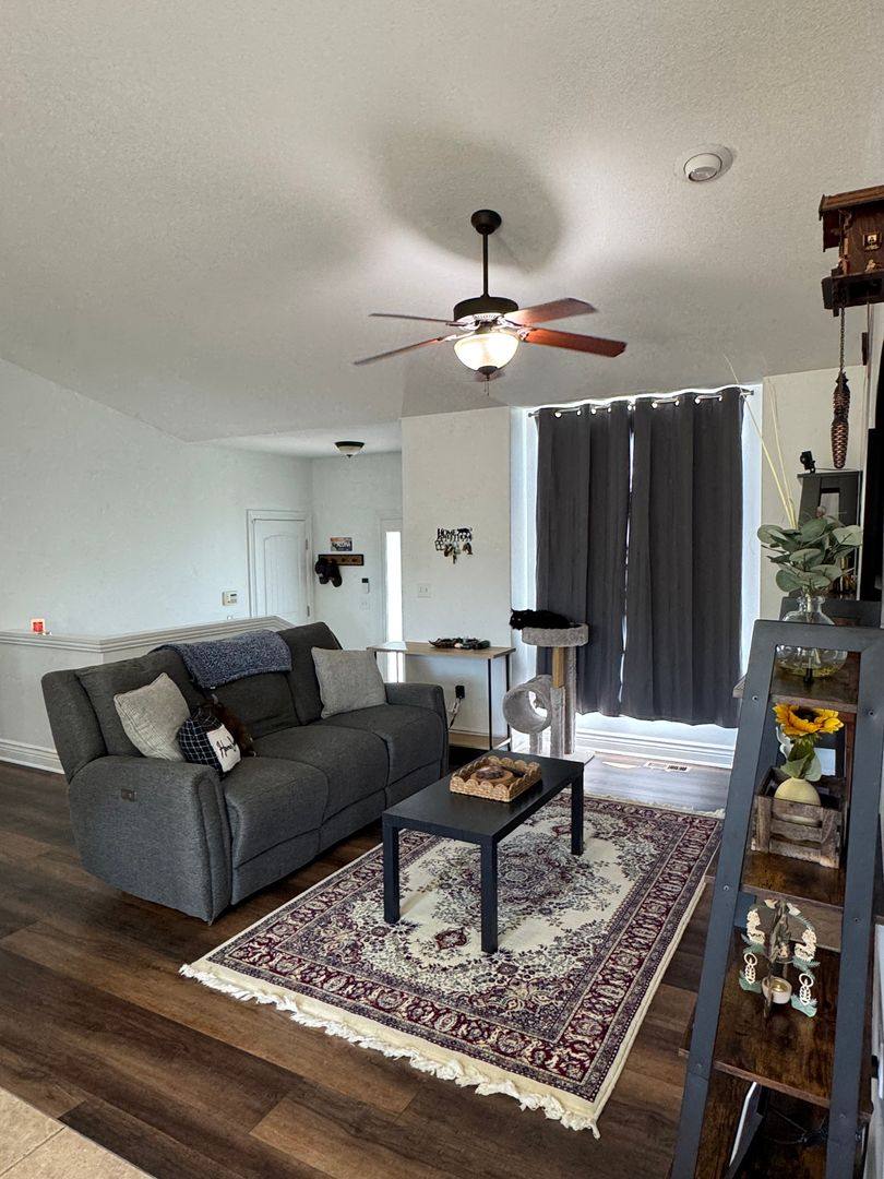 Apartment for rent at 828 Fossilridge Dr, Manhattan, KS 66503