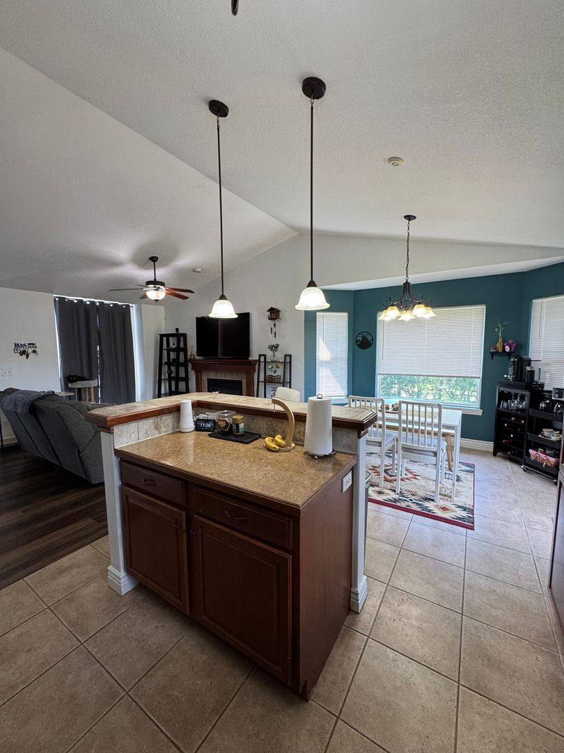 Apartment for rent at 828 Fossilridge Dr, Manhattan, KS 66503