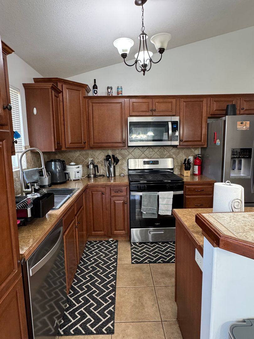 Apartment for rent at 828 Fossilridge Dr, Manhattan, KS 66503