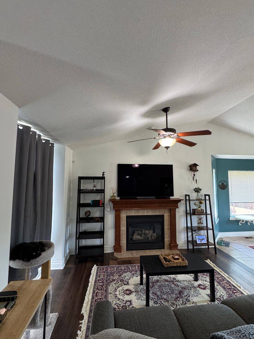 Apartment for rent at 828 Fossilridge Dr, Manhattan, KS 66503