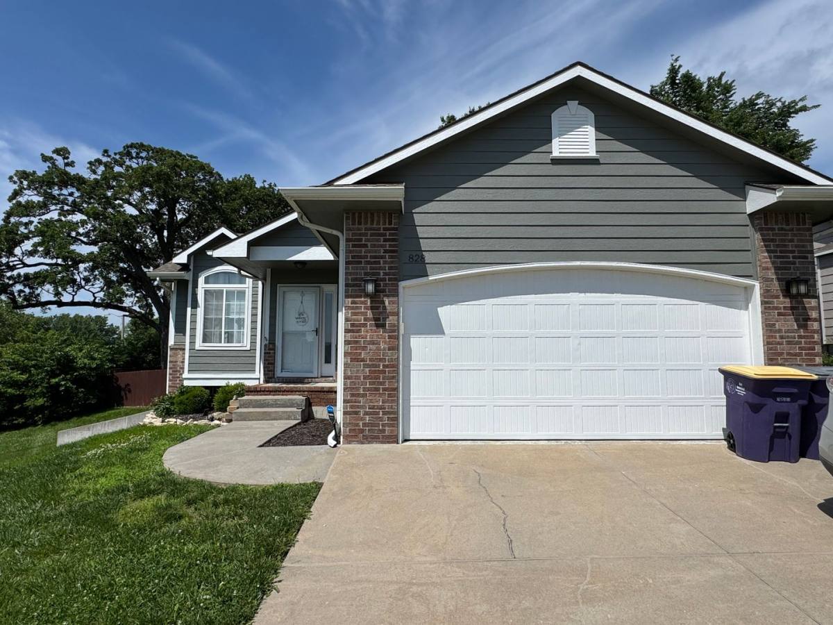 Apartment for rent at 828 Fossilridge Dr, Manhattan, KS 66503