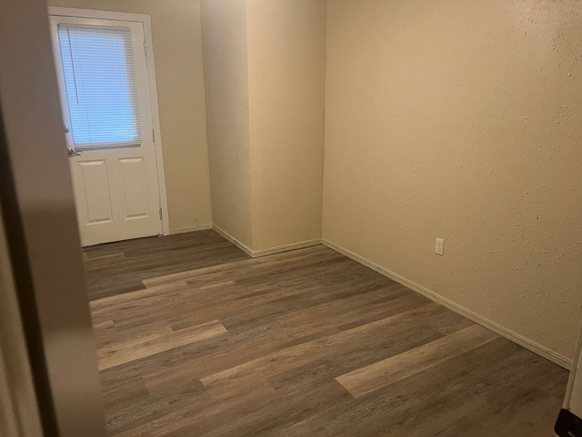 Apartment for rent at 200 E Downing, Tahlequah, OK 74464