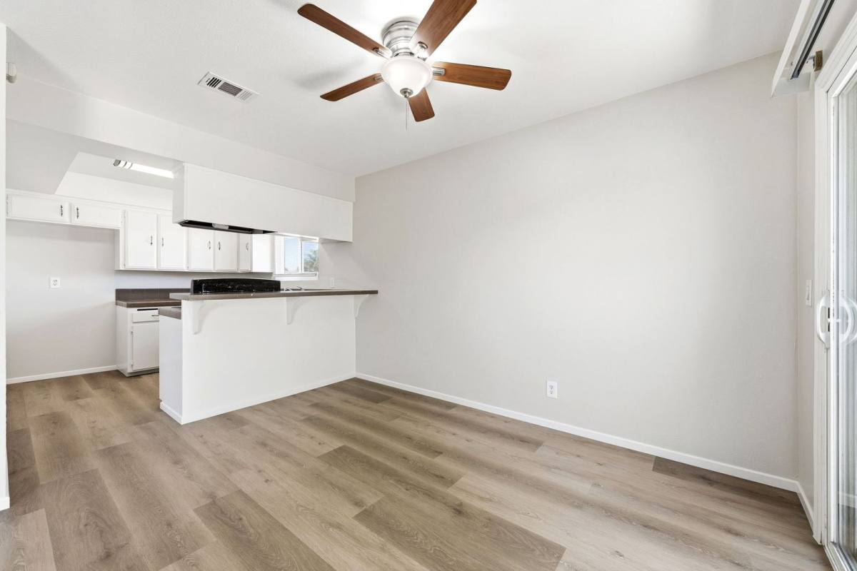 Apartment for rent at 16002 Pasadena Ave, Tustin, CA 92780