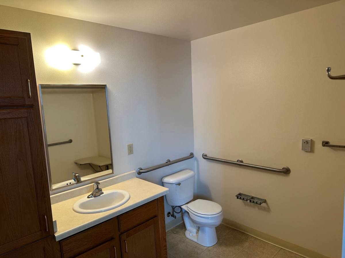 Apartment for rent at 1403 W 6th St, Racine, WI 53404