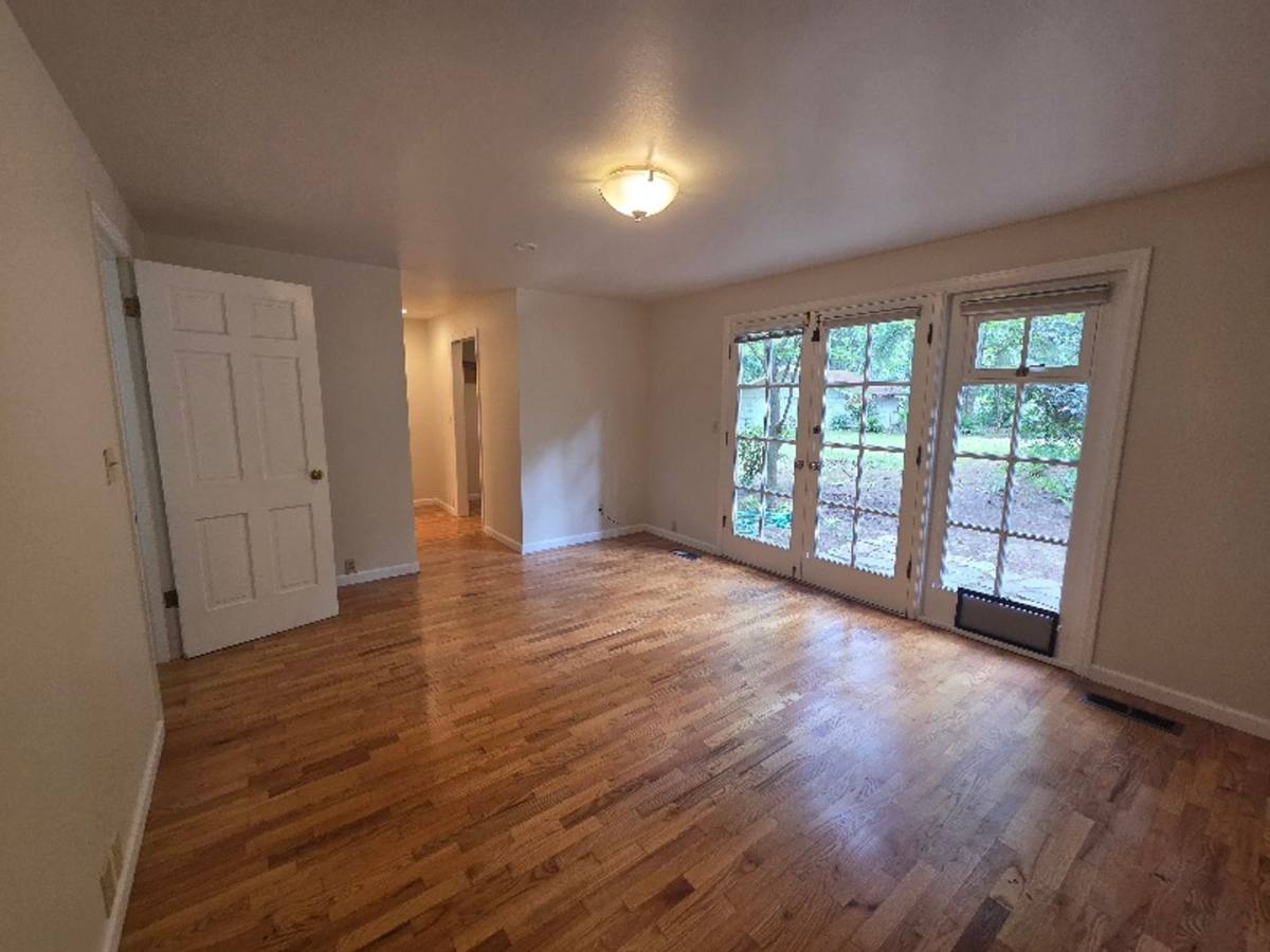 House for rent at 3243 134th Ave NE, Bellevue, WA 98005