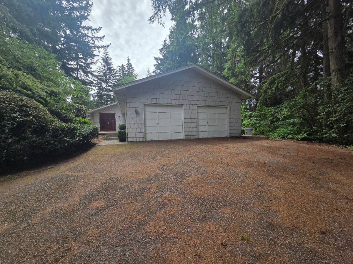 House for rent at 3243 134th Ave NE, Bellevue, WA 98005
