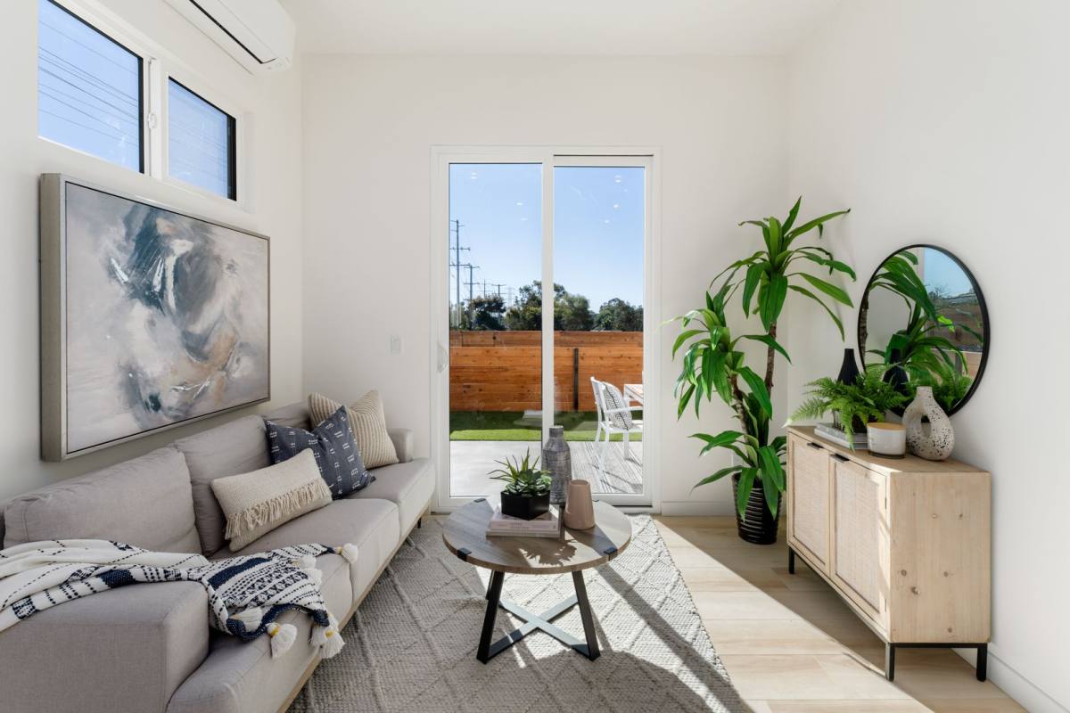 Apartment for rent at 4603 - 4611 Almayo Ave, San Diego, CA 92117