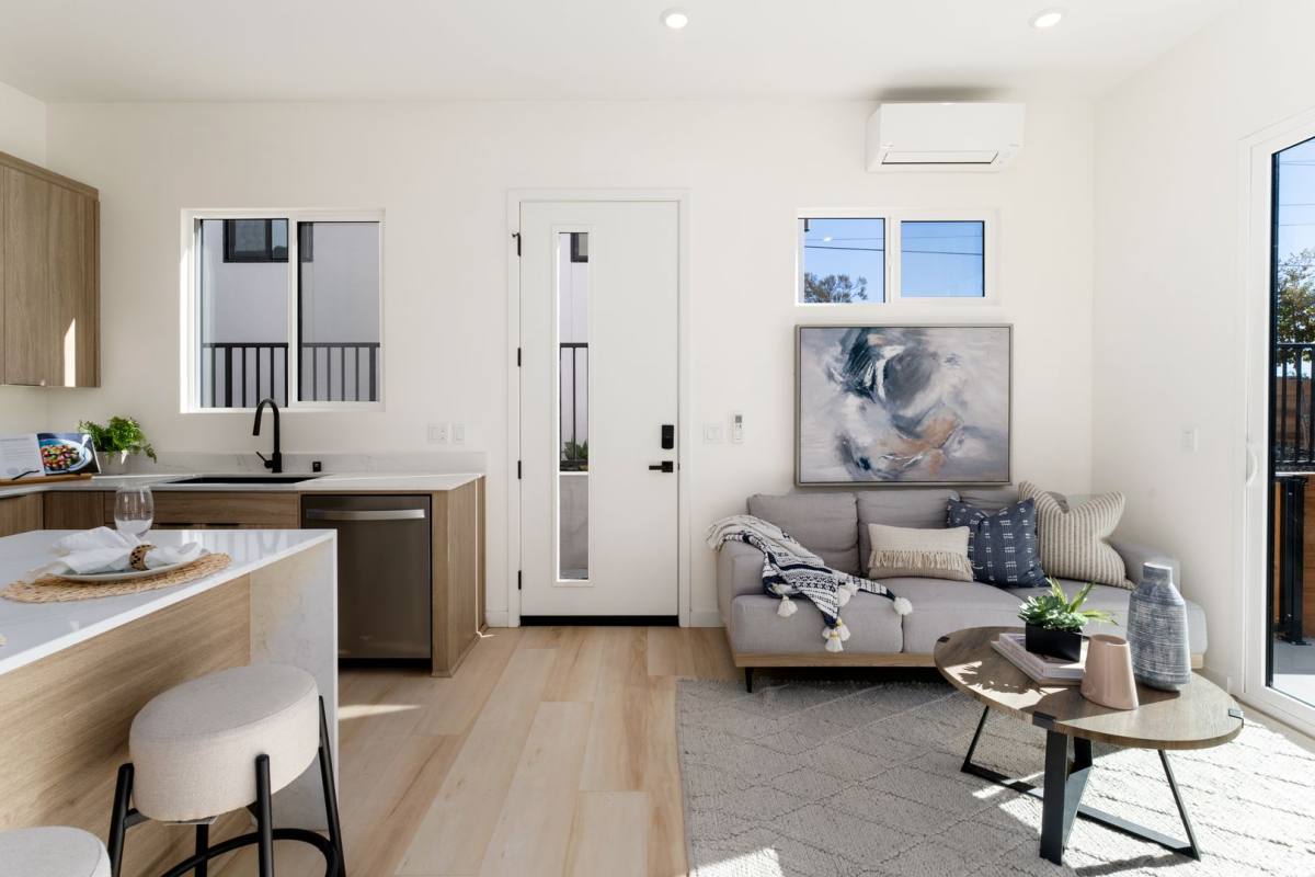 Apartment for rent at 4603 - 4611 Almayo Ave, San Diego, CA 92117