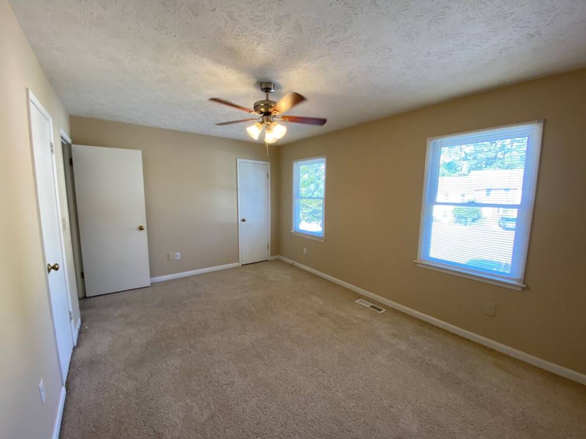 Townhouse for rent at 2836 New S Dr, Marietta, GA 30066
