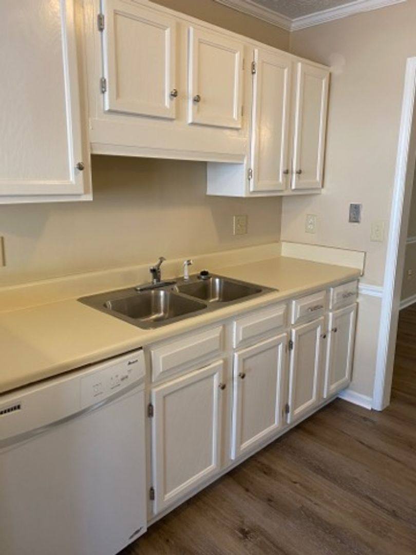 Townhouse for rent at 2836 New S Dr, Marietta, GA 30066