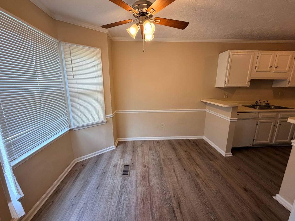 Townhouse for rent at 2836 New S Dr, Marietta, GA 30066