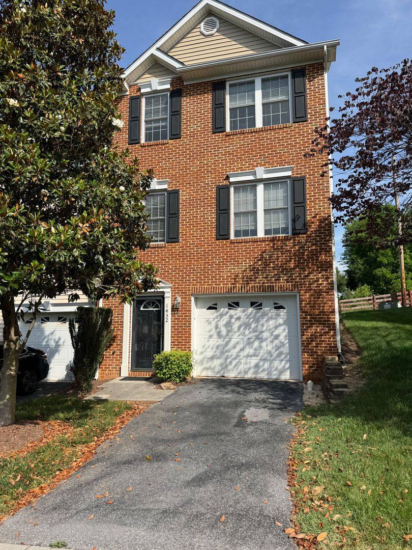 Townhouse for rent at 1432 Verdant Spring Lane, Harrisonburg, VA 22801