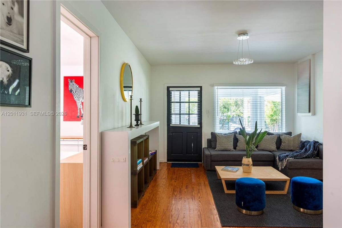 House for rent at 3655 Oak Ave, Miami, FL 33133