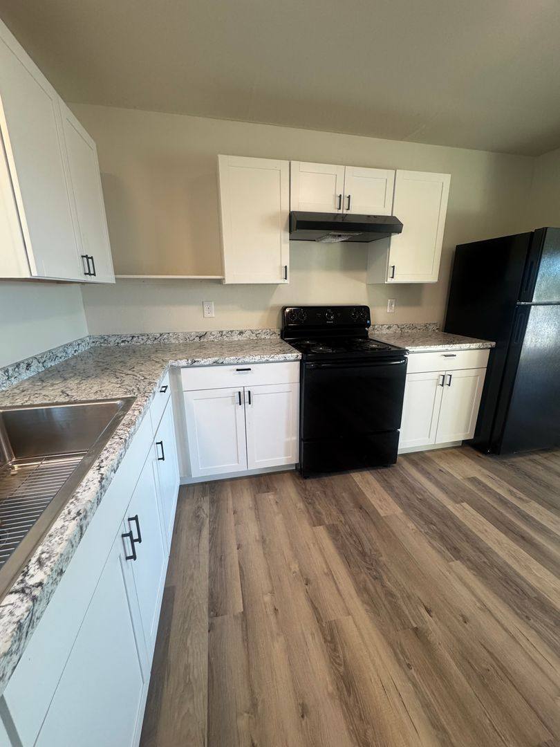 Apartment for rent at 140 Masonic Ave, Redding, CA 96003