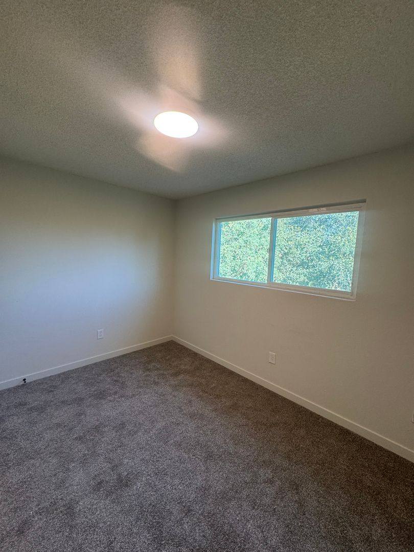 Apartment for rent at 140 Masonic Ave, Redding, CA 96003