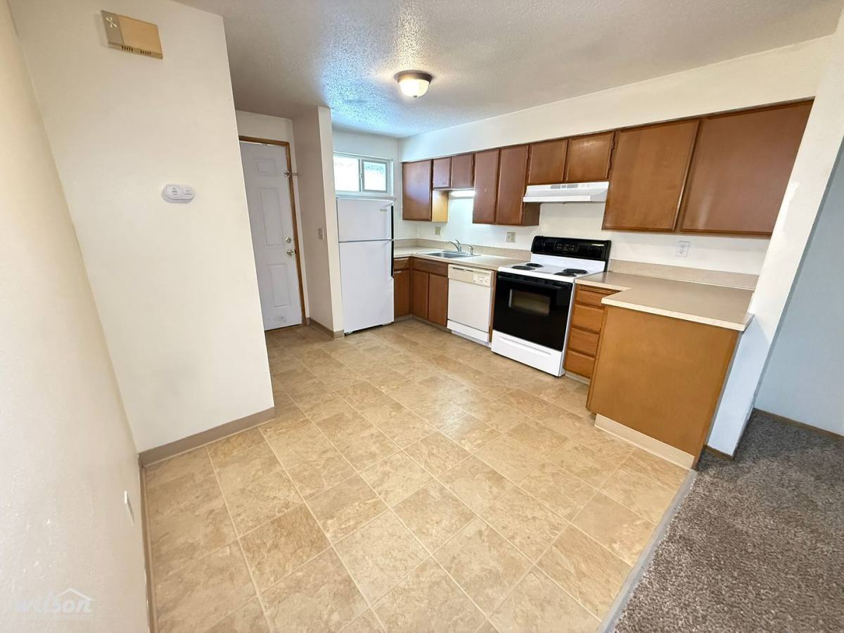 Apartment for rent at 1009 S 41st Ave, Yakima, WA 98908