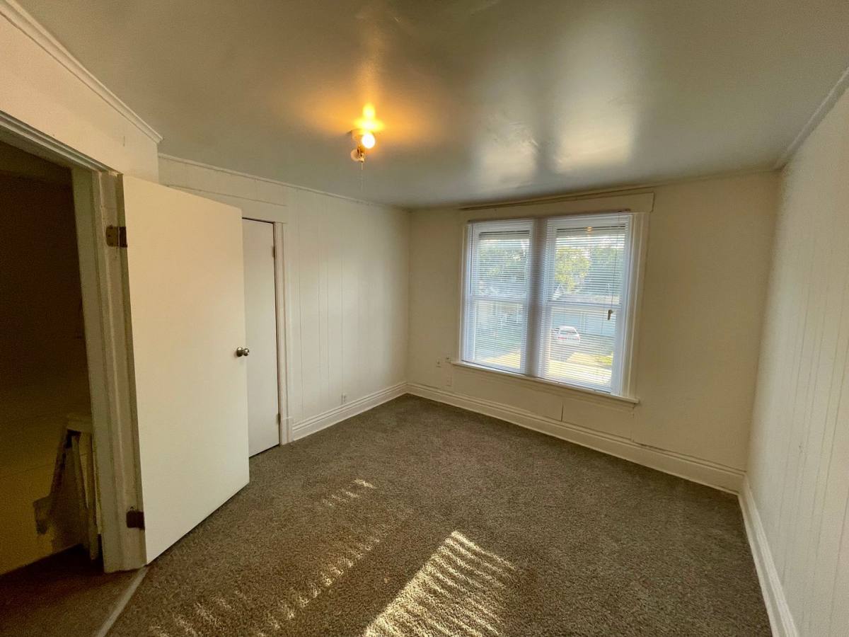 House for rent at 1024 N 11th St, Springfield, IL 62702
