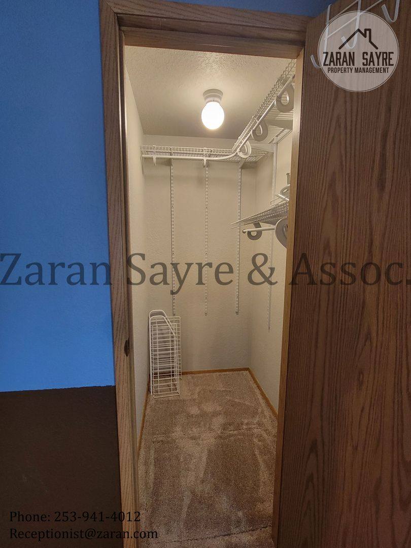 House for rent at 32231 14th Ave SW, Federal Way, WA 98023