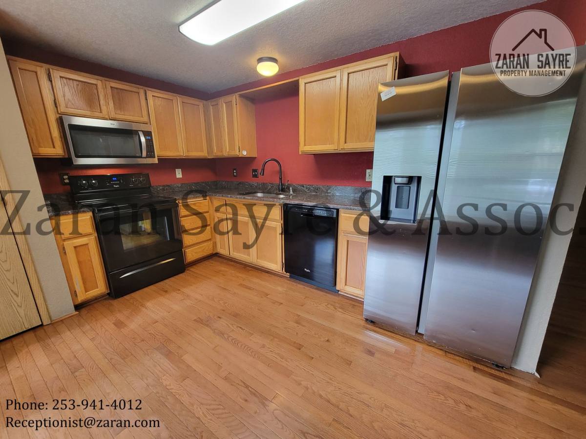 House for rent at 32231 14th Ave SW, Federal Way, WA 98023