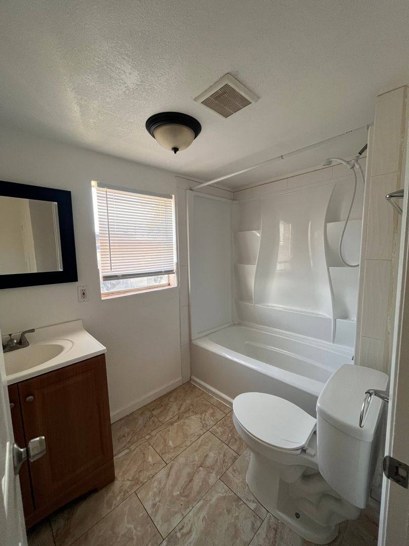 Apartment for rent at 305 -313 E Myrtle St, Hanford, CA 93230