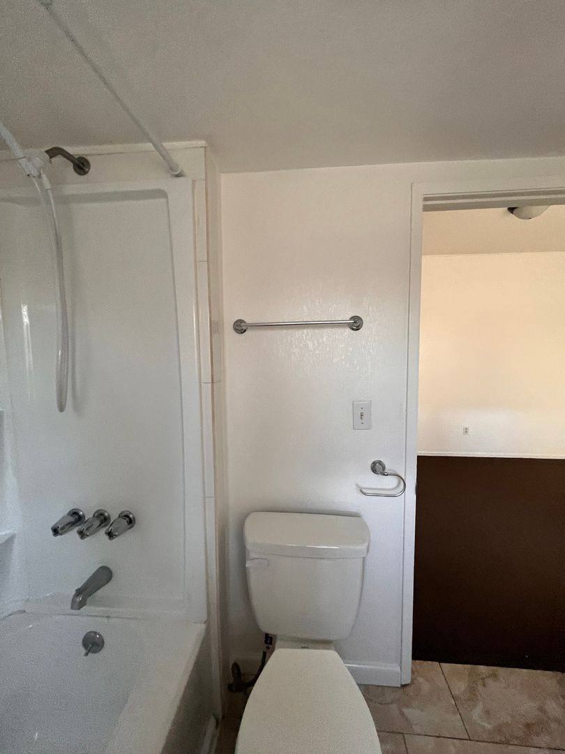 Apartment for rent at 305 -313 E Myrtle St, Hanford, CA 93230
