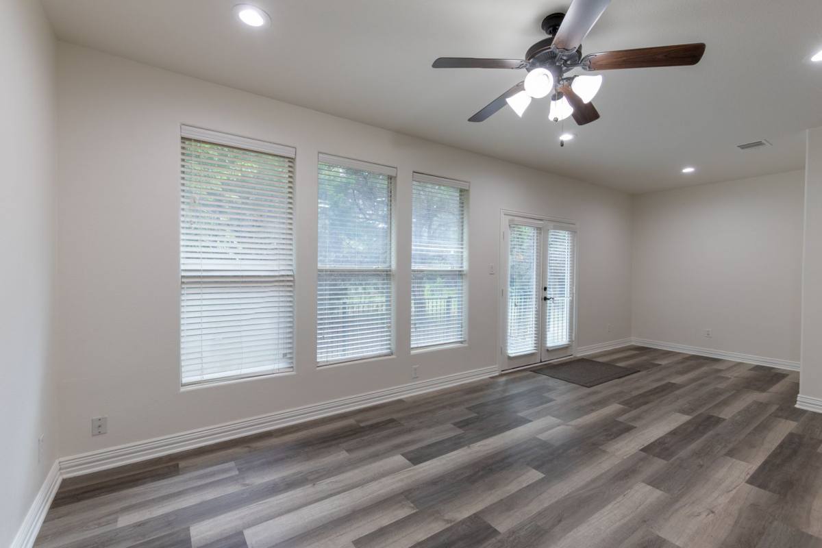 Townhouse for rent at 2645 Villa Di Lago, Grand Prairie, TX 75054