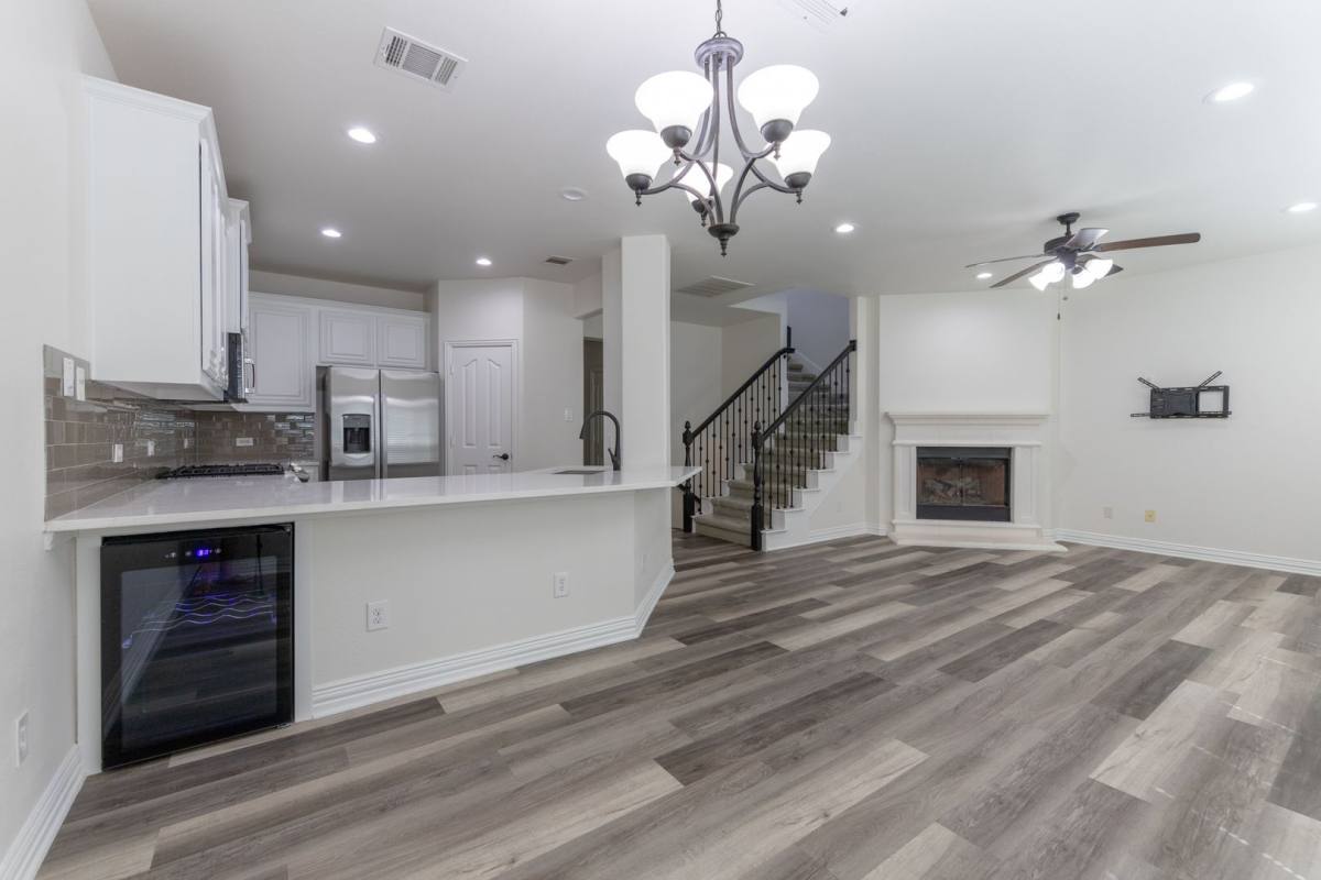 Townhouse for rent at 2645 Villa Di Lago, Grand Prairie, TX 75054