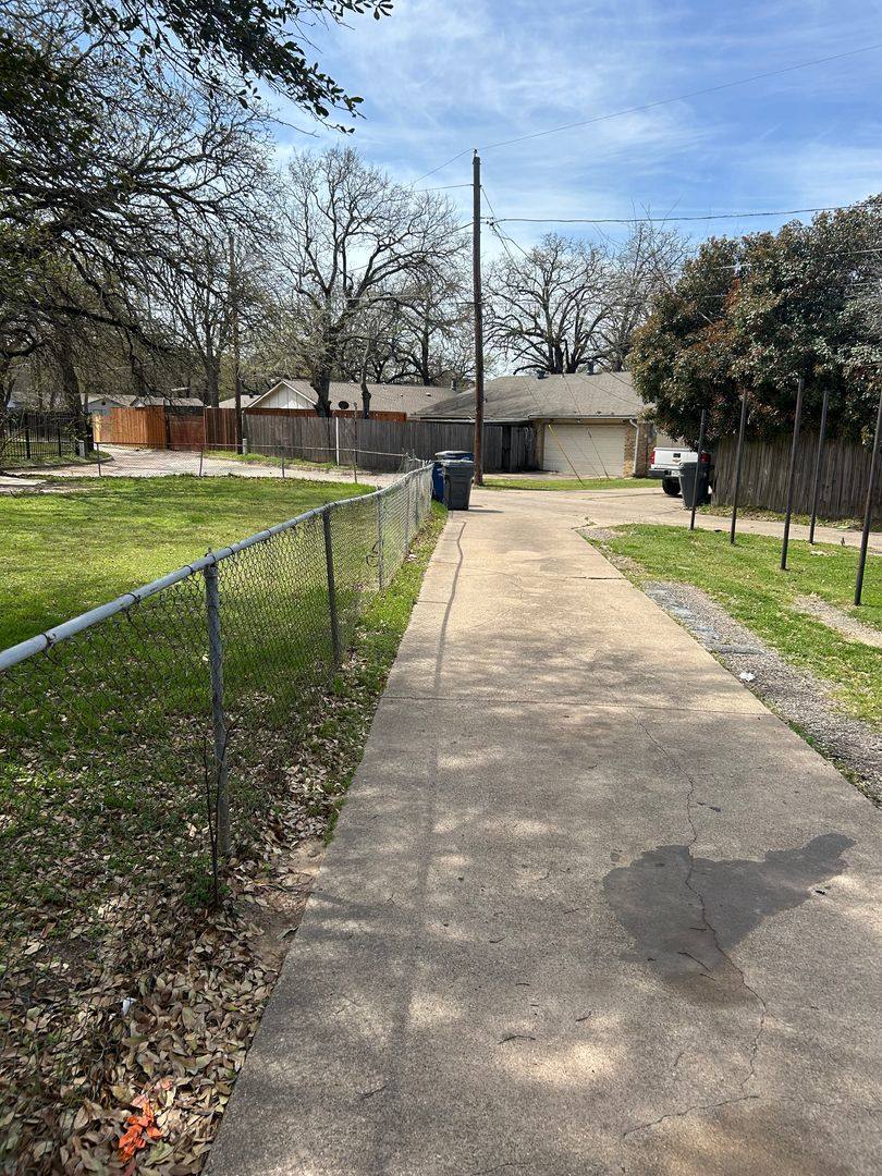 House for rent at 10522 Big Thicket Dr, Dallas, TX 75217