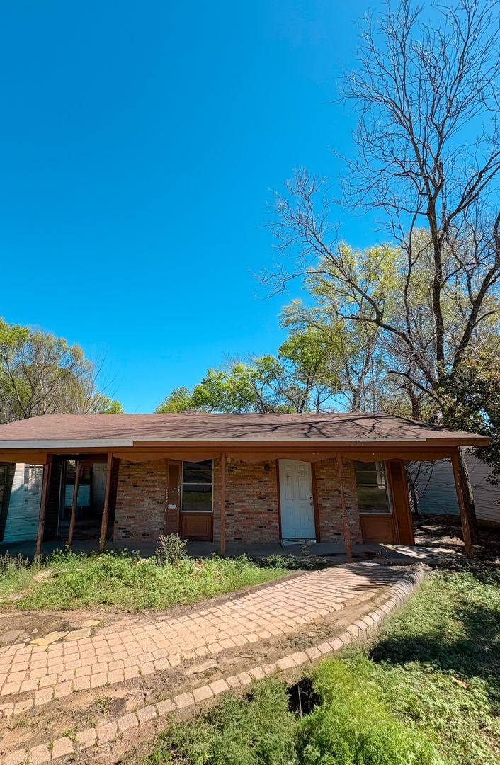 House for rent at 408 S 13th, Longview, TX 75602