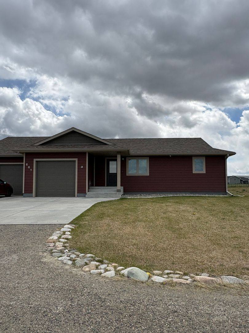 Townhouse for rent at 661 69th St W, Billings, MT 59106