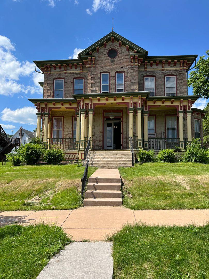 Apartment for rent at 129 W Linn St, Bellefonte, PA 16823