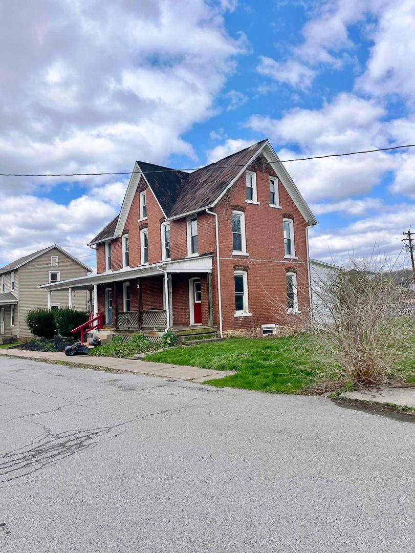 Apartment for rent at 125-127 Maple St, Howard, PA 16841