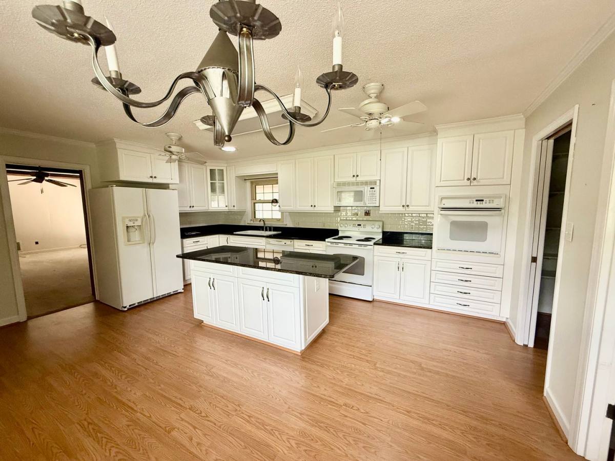 House for rent at 1225 Woodhaven Dr, Mebane, NC 27302