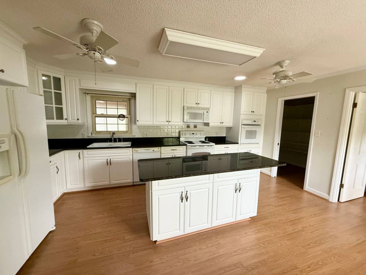House for rent at 1225 Woodhaven Dr, Mebane, NC 27302