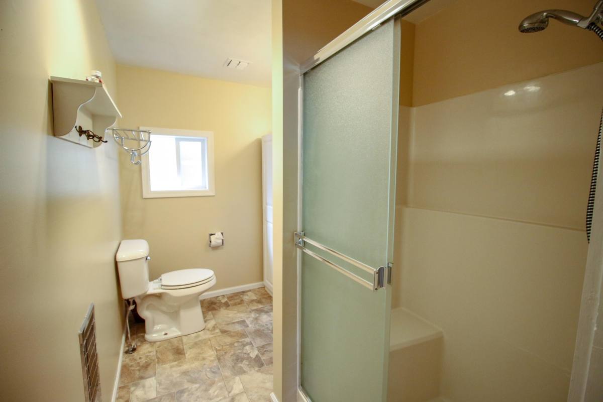 House for rent at 355 W Oak St, Jacksonville, OR 97530