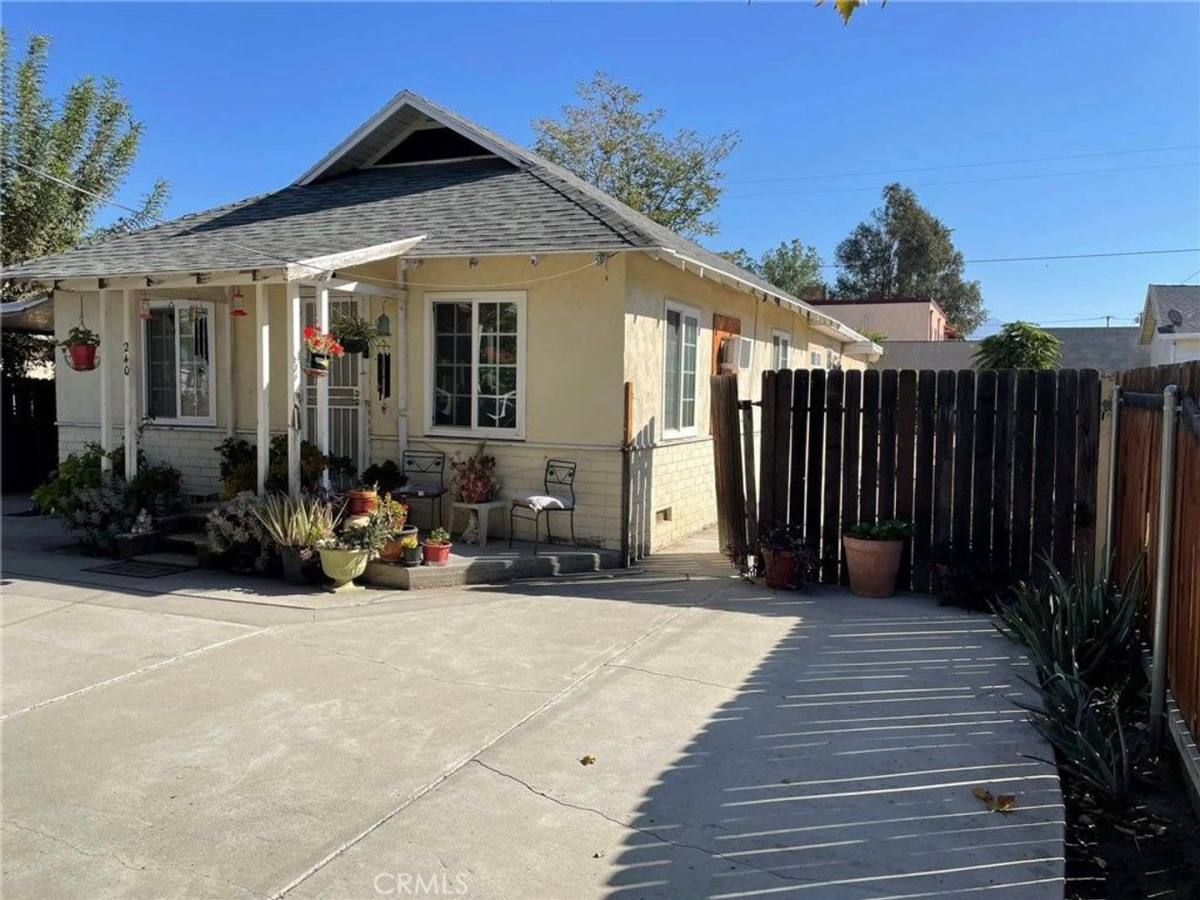 House for rent at 240 N Alessandro St, Hemet, CA 92543