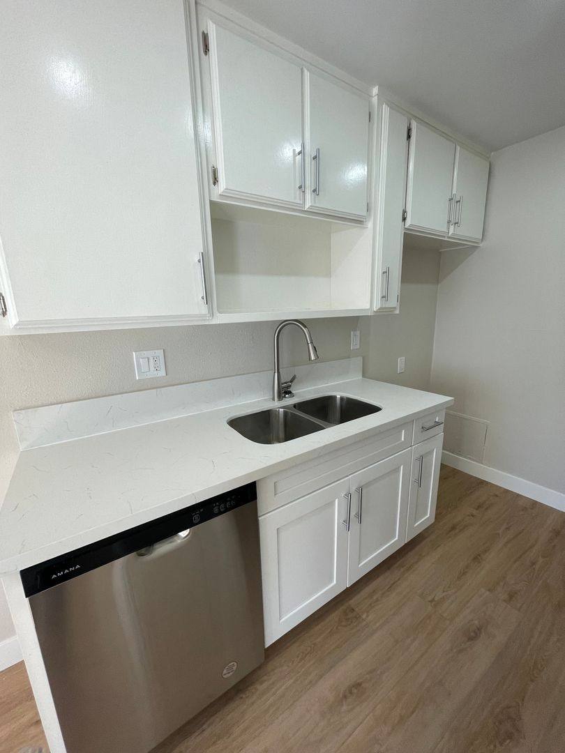 Apartment for rent at 7531 Knott Ave, Buena Park, CA 90620
