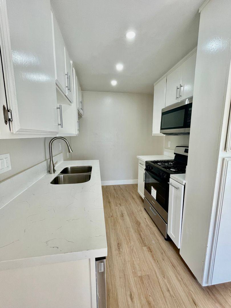 Apartment for rent at 7531 Knott Ave, Buena Park, CA 90620