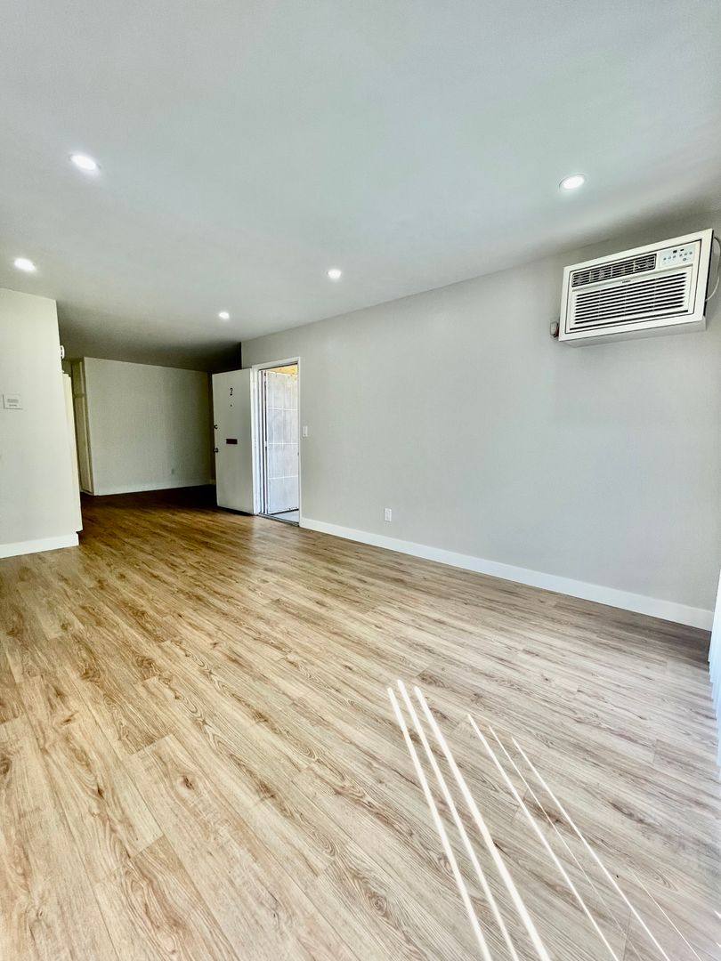 Apartment for rent at 7531 Knott Ave, Buena Park, CA 90620