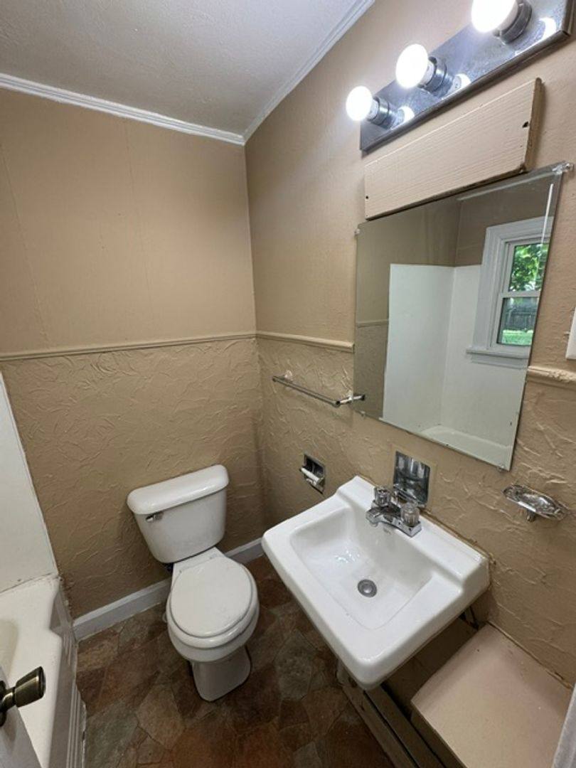 House for rent at 4428 Gaywood Dr, Fort Wayne, IN 46806