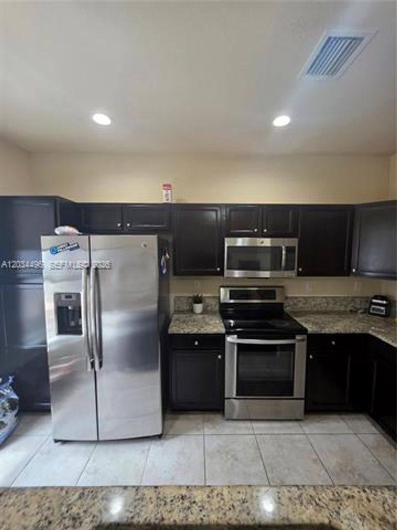 Townhouse for rent at 9424 SW 171st Place, Miami, FL 33196