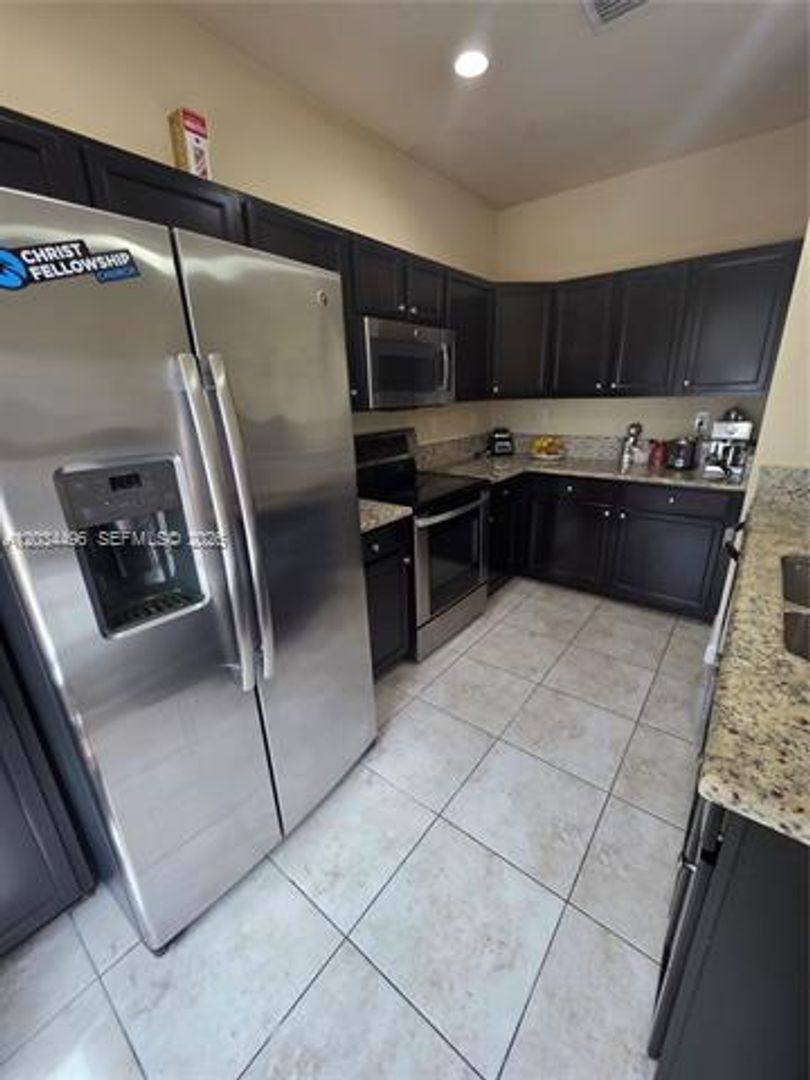 Townhouse for rent at 9424 SW 171st Place, Miami, FL 33196