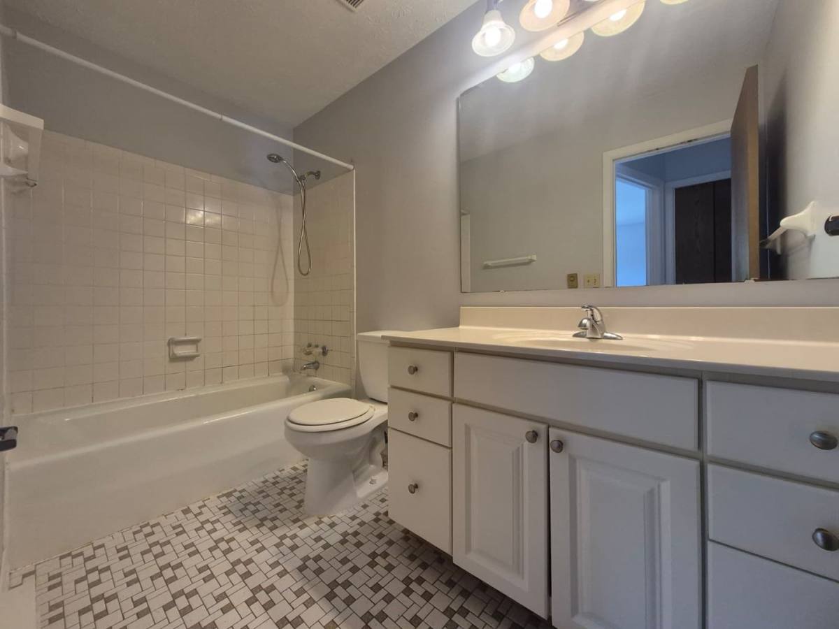Apartment for rent at 8340 E Main St, Alexandria, KY 41001