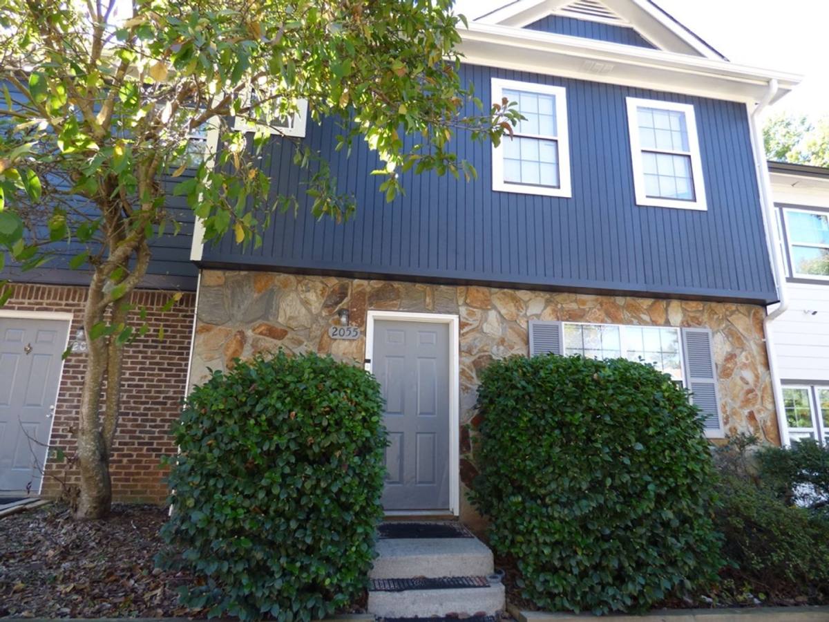 Apartment for rent at 2093 Lenoa Lane, Austell, GA 30106
