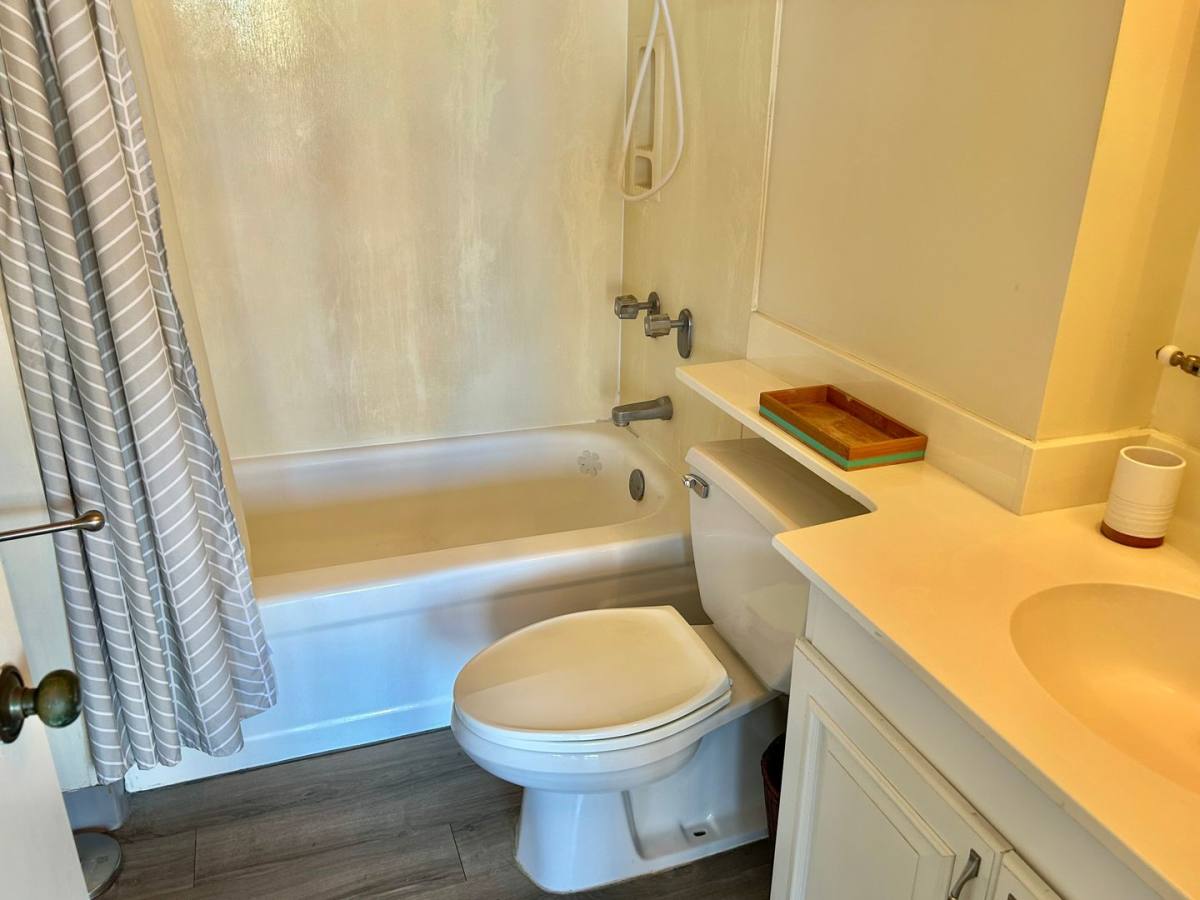 Apartment for rent at 775 Kinalau Place, Honolulu, HI 96813