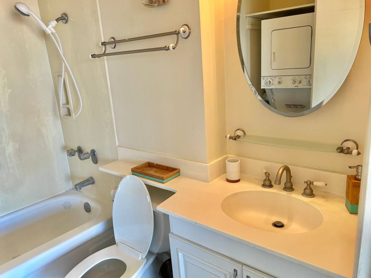 Apartment for rent at 775 Kinalau Place, Honolulu, HI 96813