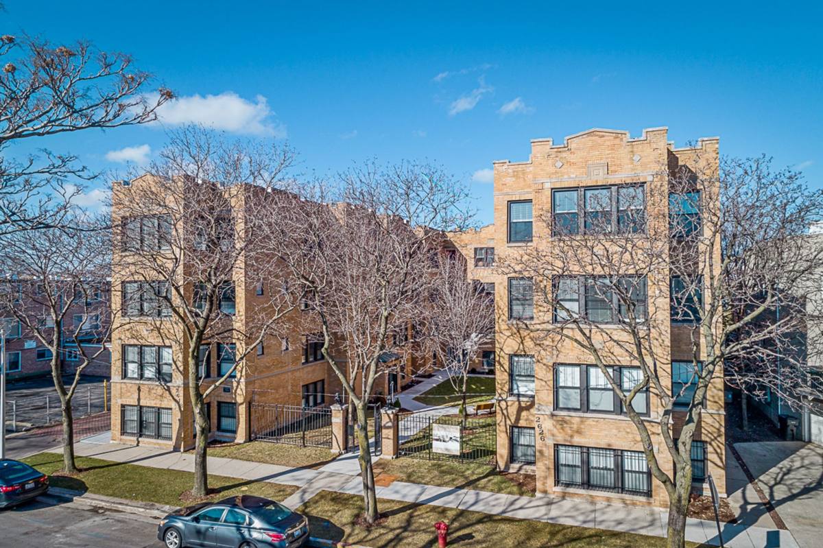 Apartment for rent at 2618 N Rockwell St, Chicago, IL 60647