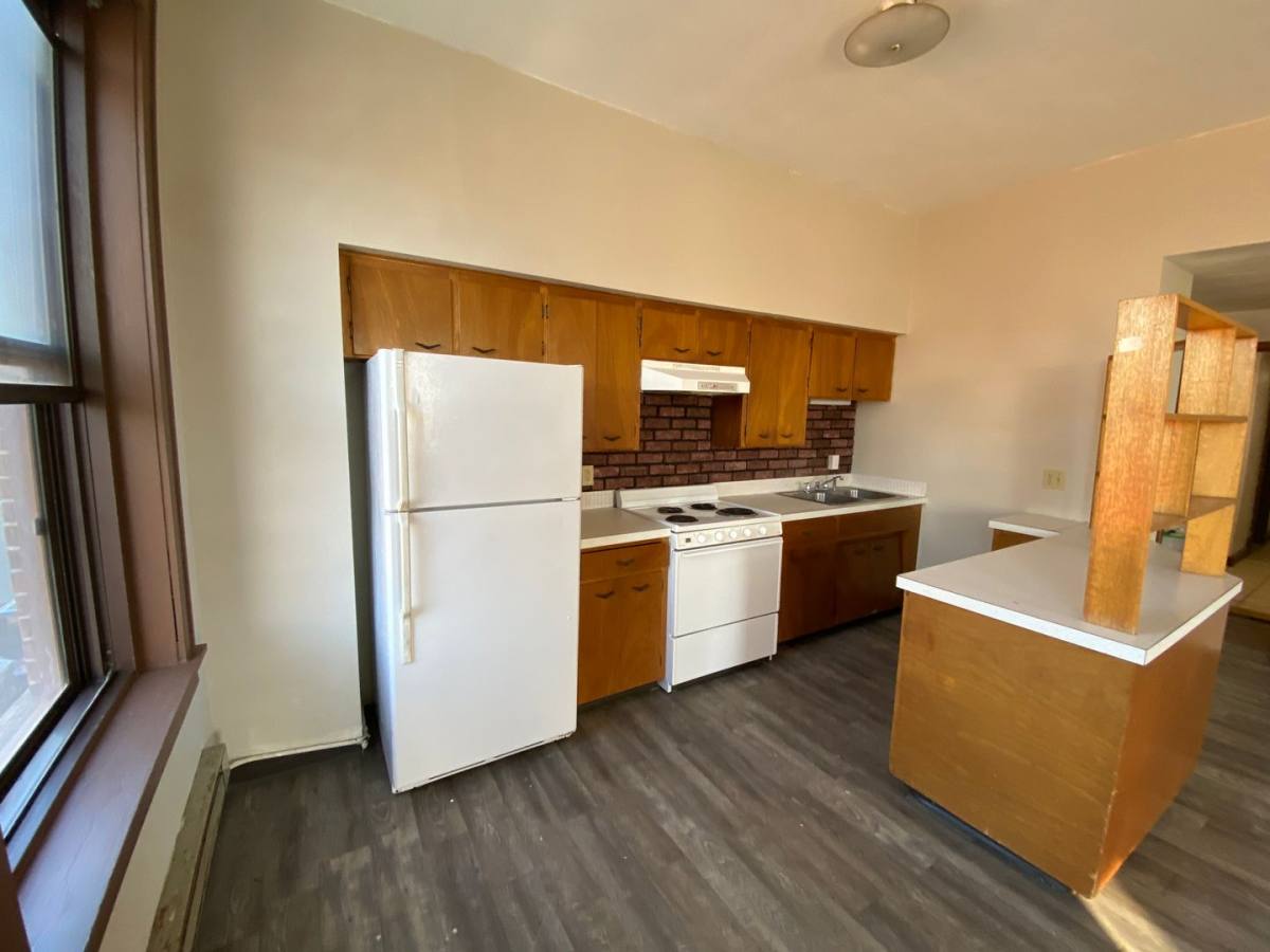 205 1st St NW, Hampton, IA 50441 - Apartment for Rent