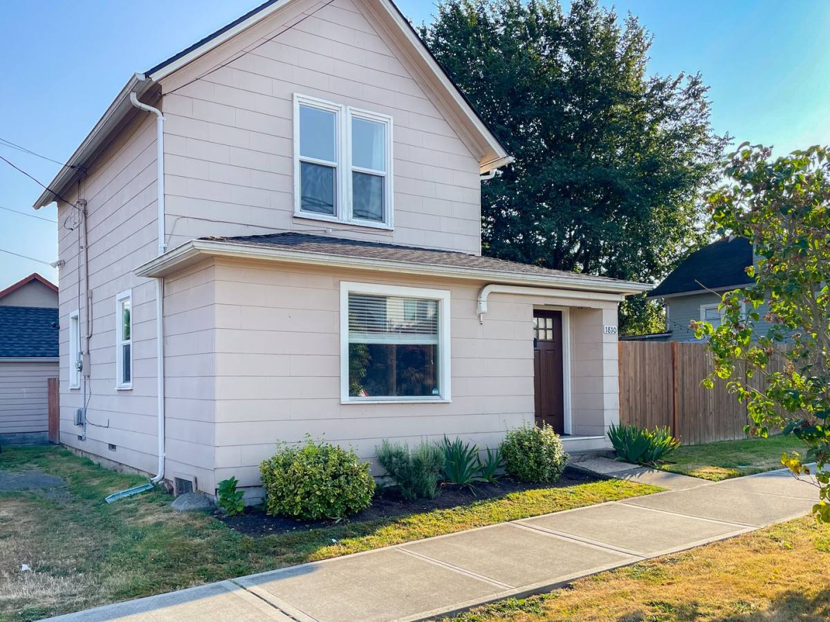House for rent at 1810 23rd St, Everett, WA 98201