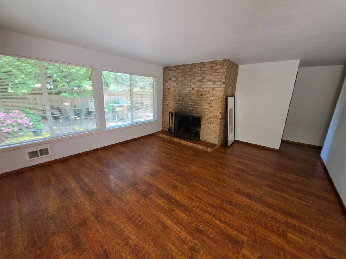 Apartment for rent at 4352 5th Ave NW, Seattle, WA 98107
